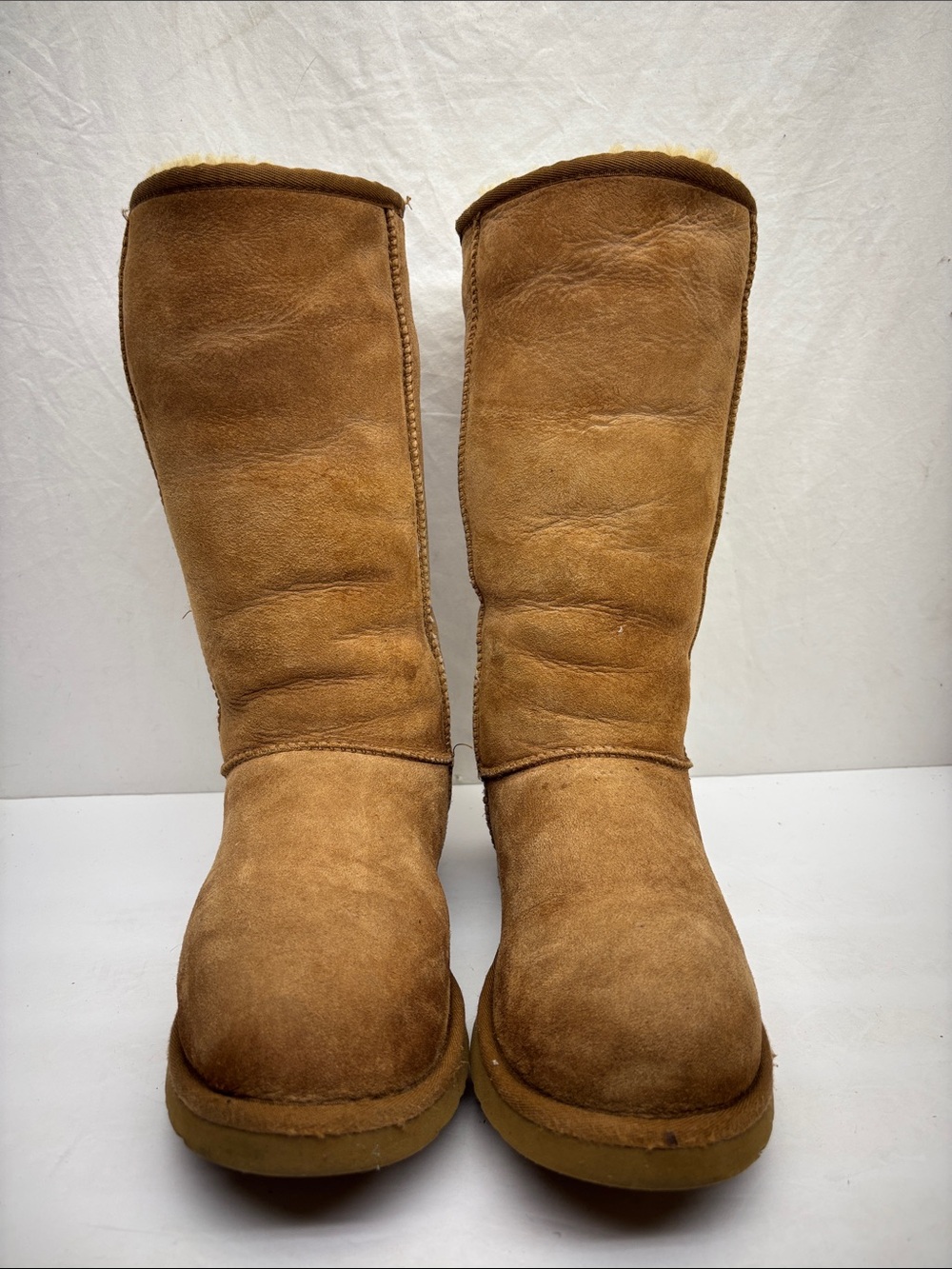 UGG Classic Tall Boots, SZ 9, box 84